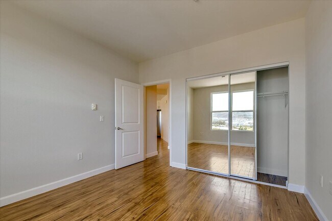 Building Photo - Candlestick Point - 2 BR, 2 BA Condo 1,166...