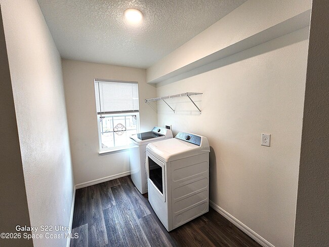 Building Photo - 1043 Corbin Cir SW