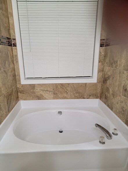 Building Photo - 321 Acaro Ct