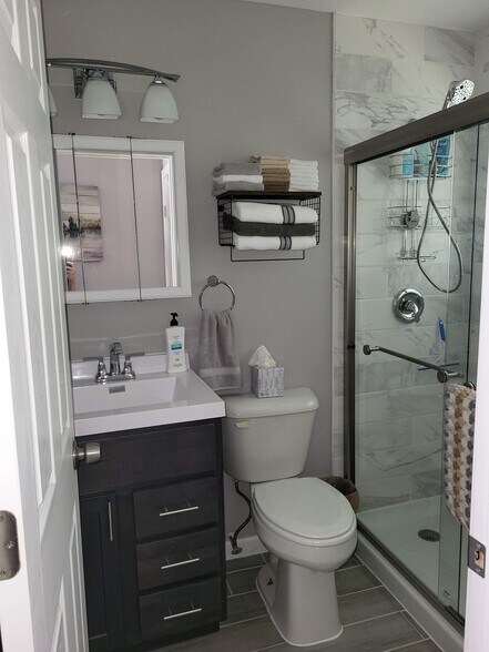 Building Photo - 2724 Arnold Tenbrook Ct