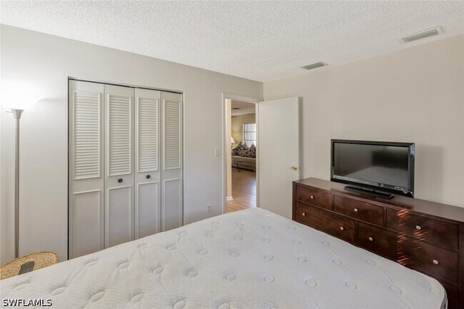 Building Photo - 42 4th St