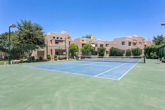 Community Tennis Court - 11333 N 92nd St