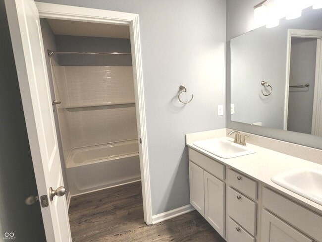 Building Photo - 5817 Flat Hill Dr