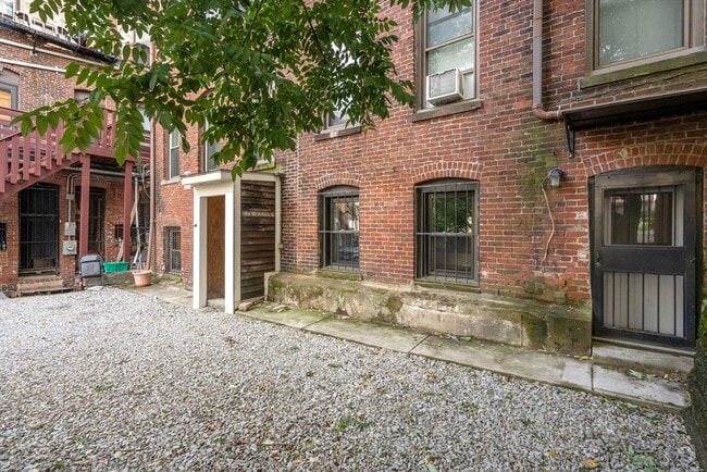 Building Photo - 166 F St