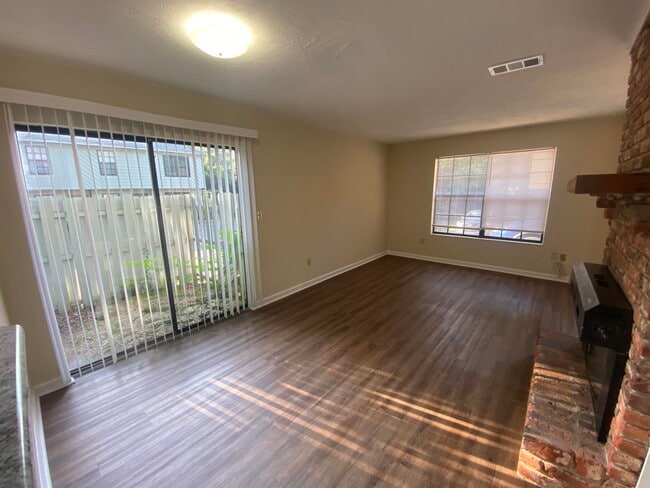 Building Photo - 1403 McCauley Rd