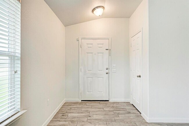 Building Photo - 233 Wallops
