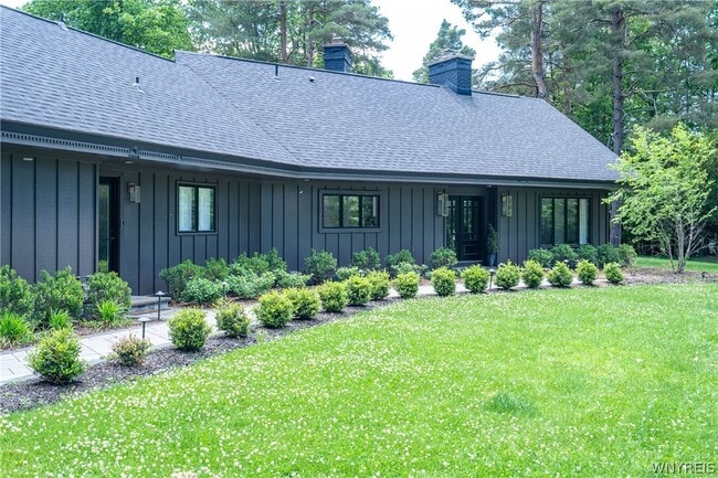 Building Photo - 11 Chase Rd