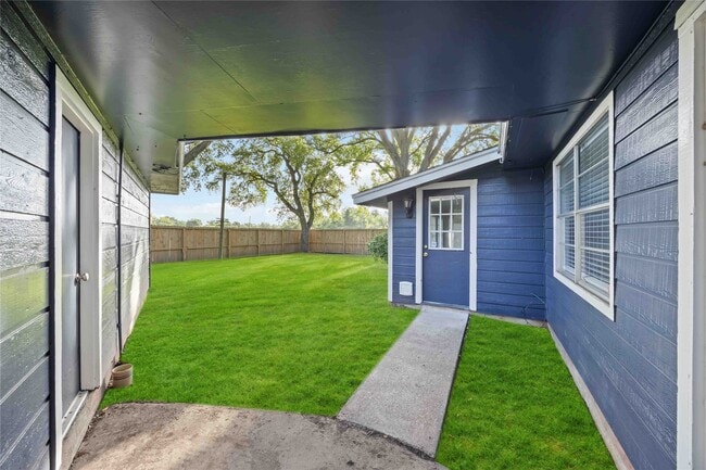 Building Photo - 12418 A Bar Dr