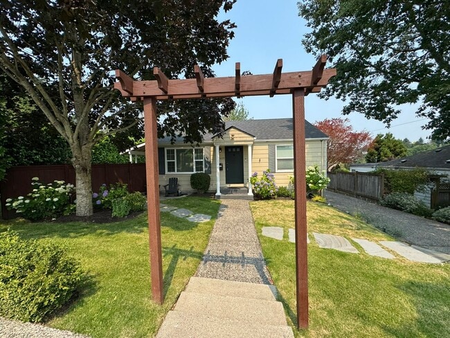 Building Photo - 3420 W Bertona St