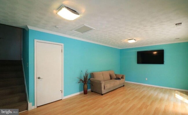 Building Photo - 553 Monet Dr
