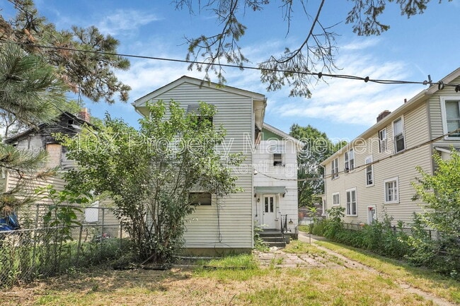 Building Photo - 563 S Burgess Ave