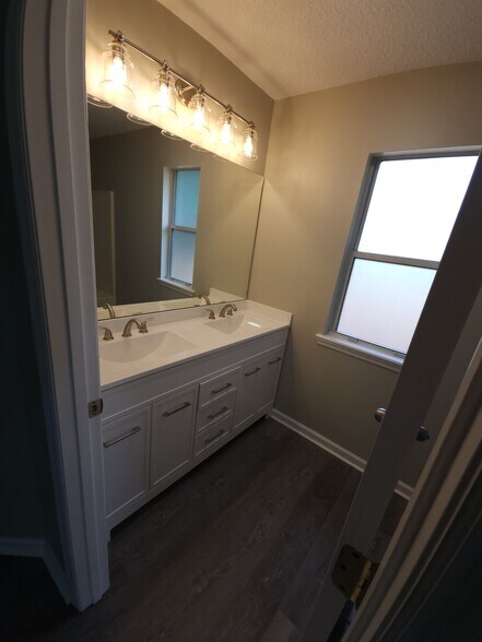 Master Bath - 95180 Twin Oaks Ln
