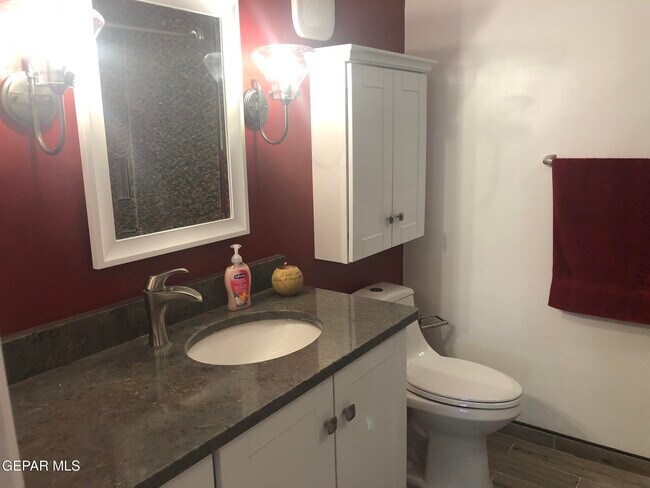 Building Photo - 252 Shadow Mountain Dr