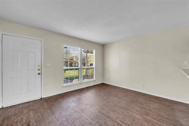 Building Photo - 108 Hillside Cove