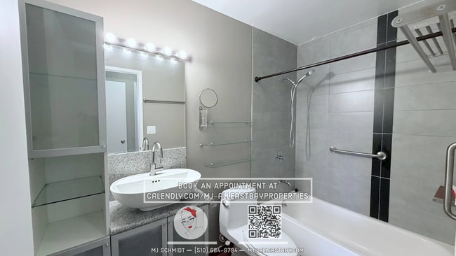 Building Photo - Sunny, west facing, Large 1 bedroom with tons of storage, includes water/garbage/amenities/parking!