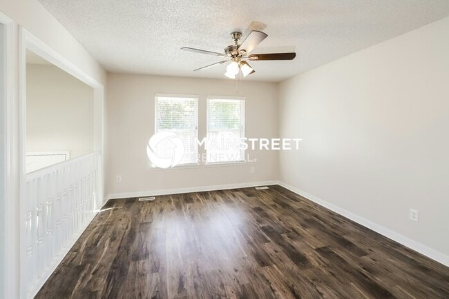 Building Photo - 4 Bedroom Pet-Friendly Home in KANSAS CITY, MO with Main Street Renewal