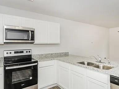 Building Photo - 301 Parkland Wy