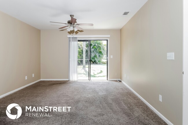 Building Photo - 6621 Fort Pierce Blvd