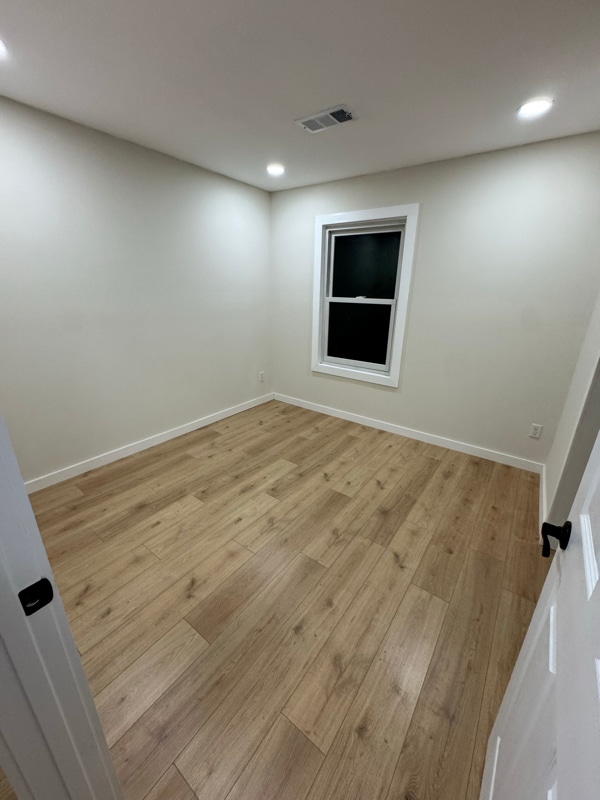 Building Photo - 120 Clinch Dr