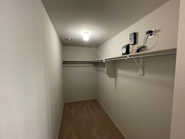 Building Photo - *Pre-leasing* Four Bedroom | Two Bath Home in Bixby