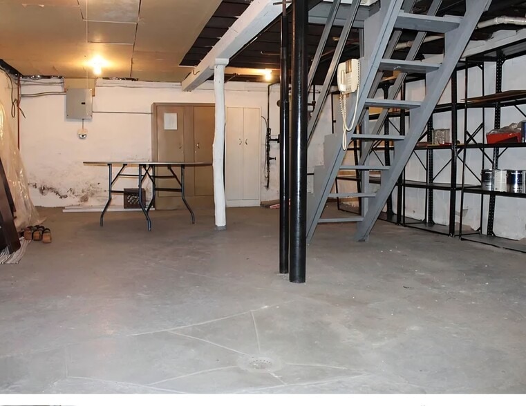 Building Photo - 6537 79th Pl