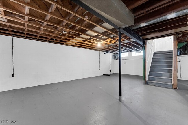 Building Photo - 17801 Grovewood Ave