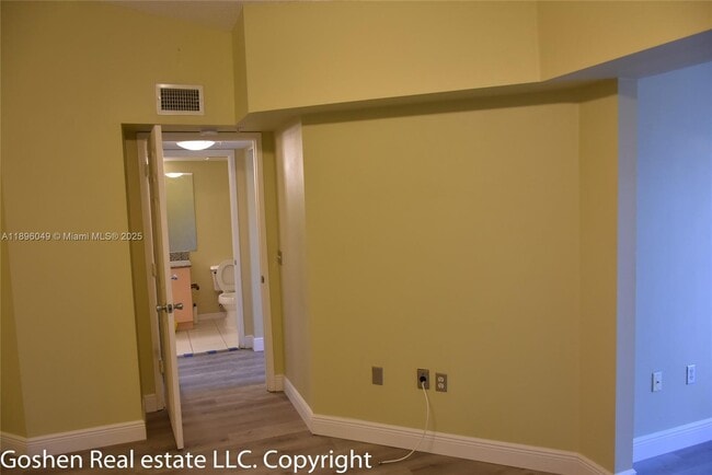 Building Photo - 2496 Centergate Dr