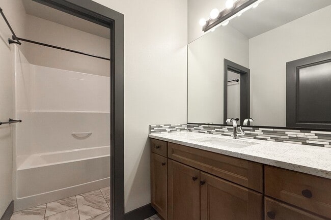 Building Photo - Beautiful 4-Bedroom House with Large Backy...