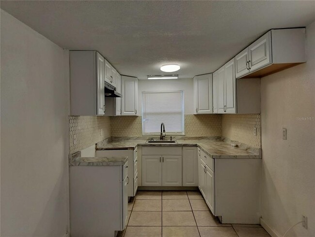 Building Photo - 3635 State Rd 60
