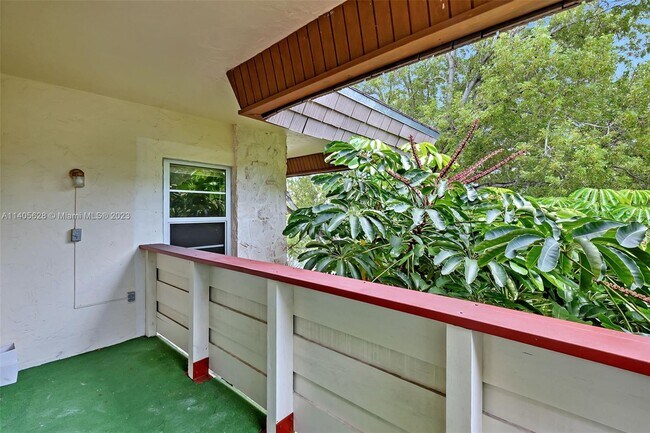 Building Photo - 1205 Mariposa Ave