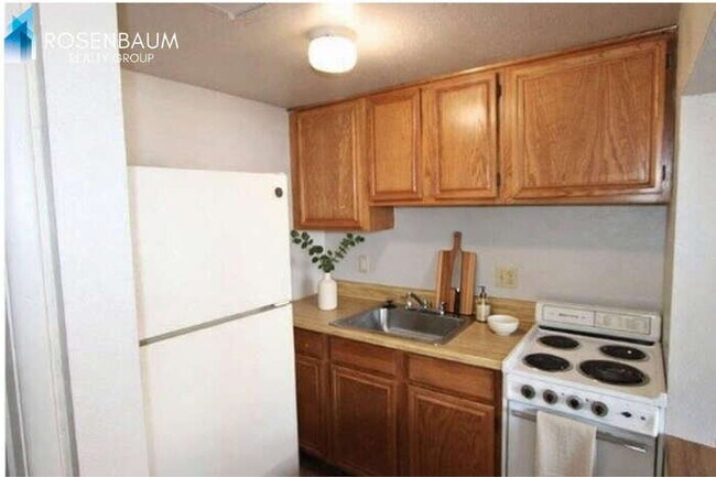 Building Photo - 9230 N 6th St