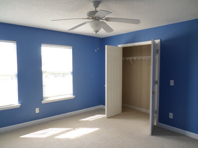 Building Photo - 400 Conley Dr