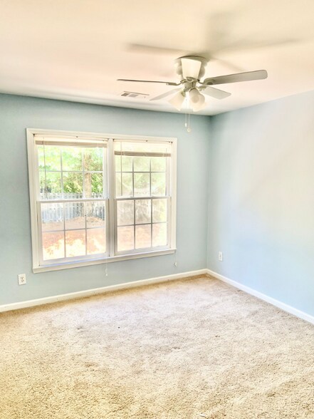 Building Photo - 400 Stedford Ln