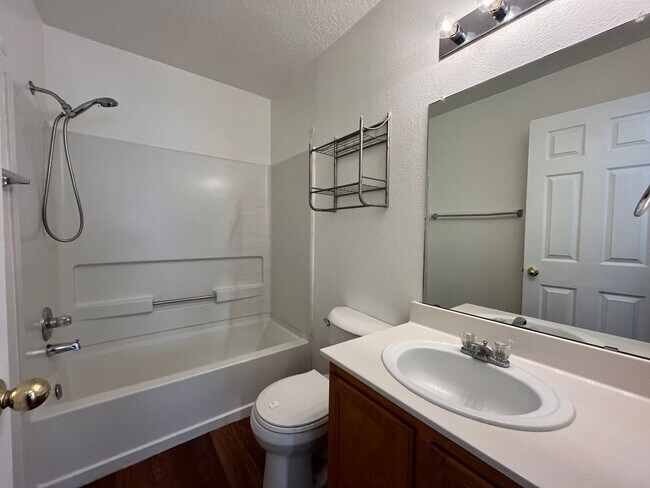 Building Photo - Coming Soon! Nice 3 Bedroom 2.5 Bathroom L...