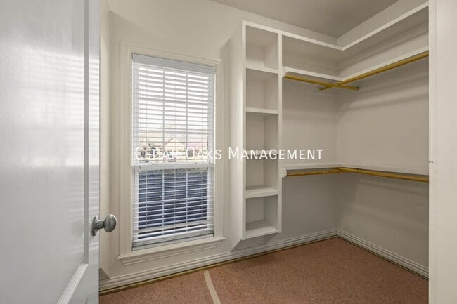 Building Photo - 6239 W Persimmon St
