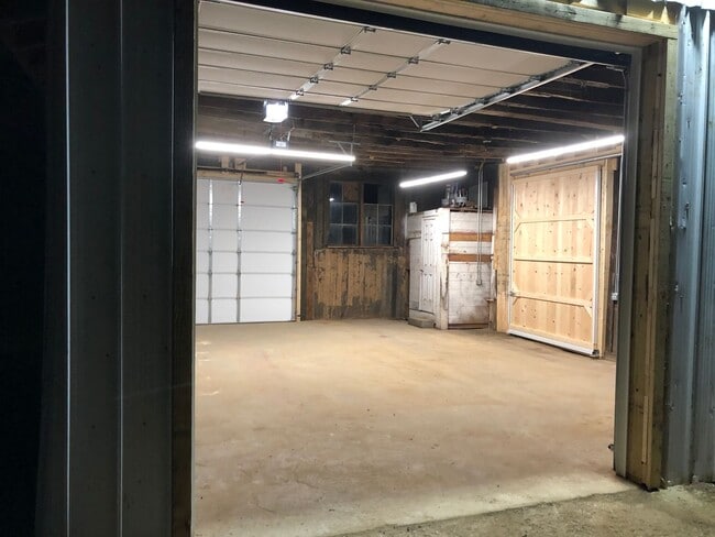 Building Photo - 172 Chester Stevens Rd