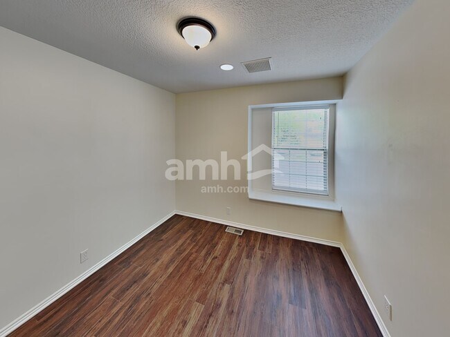 Building Photo - 129 W 1225 N