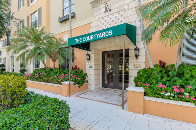 Building Photo - 720 S Sapodilla Ave
