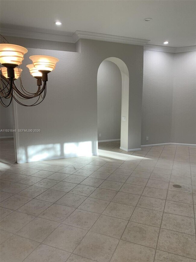 Building Photo - 2518 Bay Pointe Ct