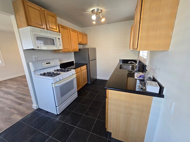 Building Photo - 17329 Denker Ave
