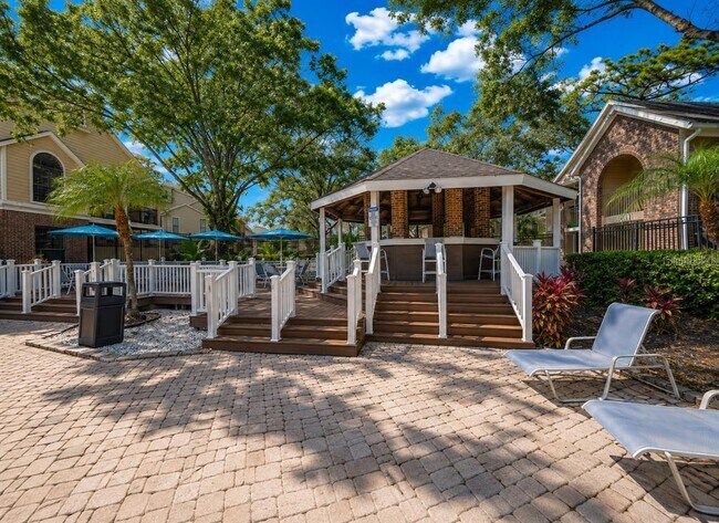 Building Photo - 8643 Mallard Reserve Dr