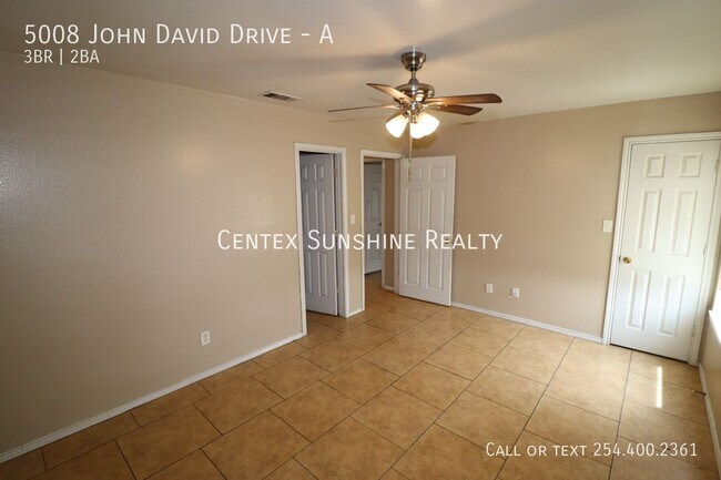 Building Photo - 5008 John David Dr