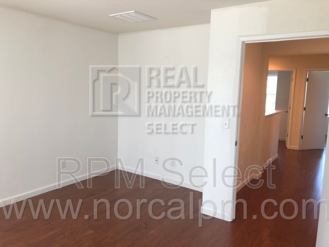 Building Photo - 8893 Robbins Rd