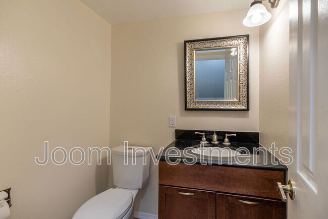 Building Photo - 444 S Los Robles Ave