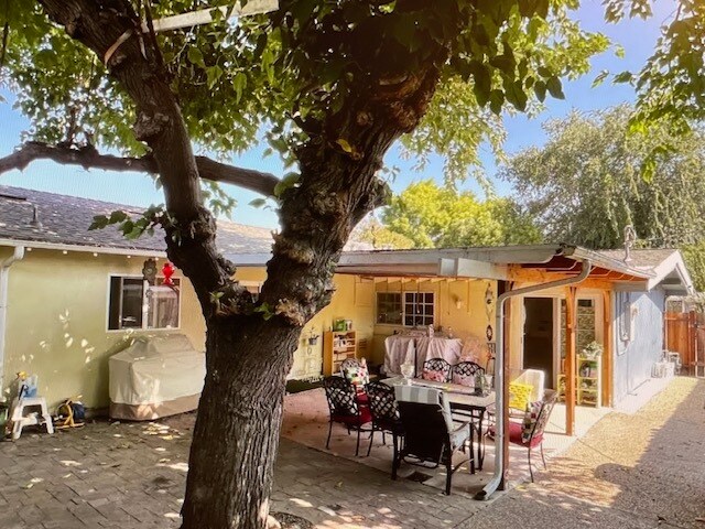 Patio Area - 1579 Florida Ave