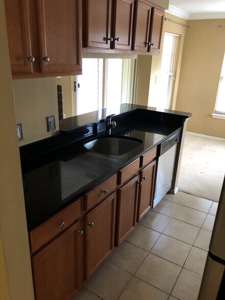 Building Photo - 11704 Olde English Dr