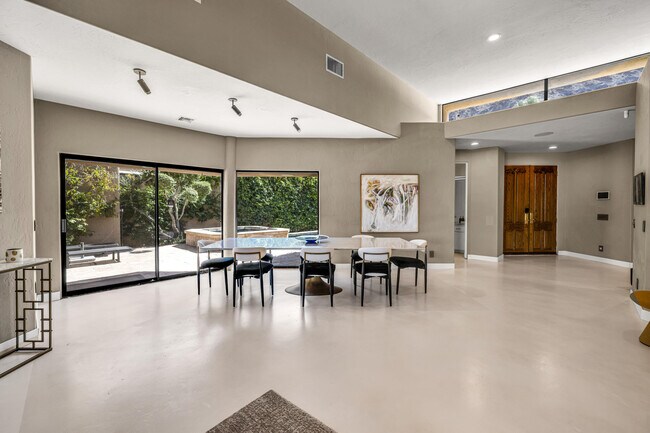 Building Photo - 76895 Avenida Fernando