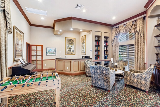 Building Photo - 600 Scotia Dr