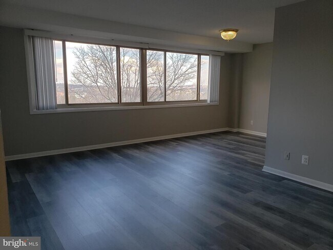 Building Photo - 4410 Oglethorpe St