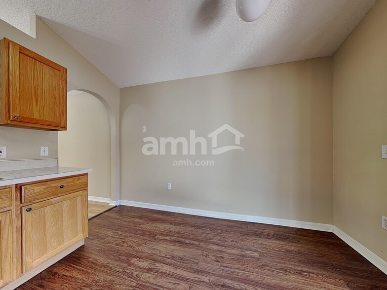 Building Photo - 30541 Double Dr